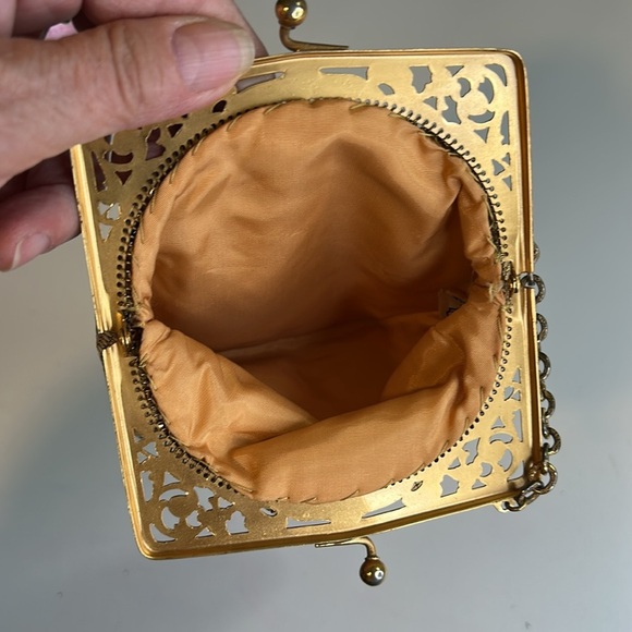 VINTAGE WHITING & DAVIS CO. SMALL GOLD MESH BAG PURSE WITH SHORT CHAIN STRAP - Picture 3 of 12